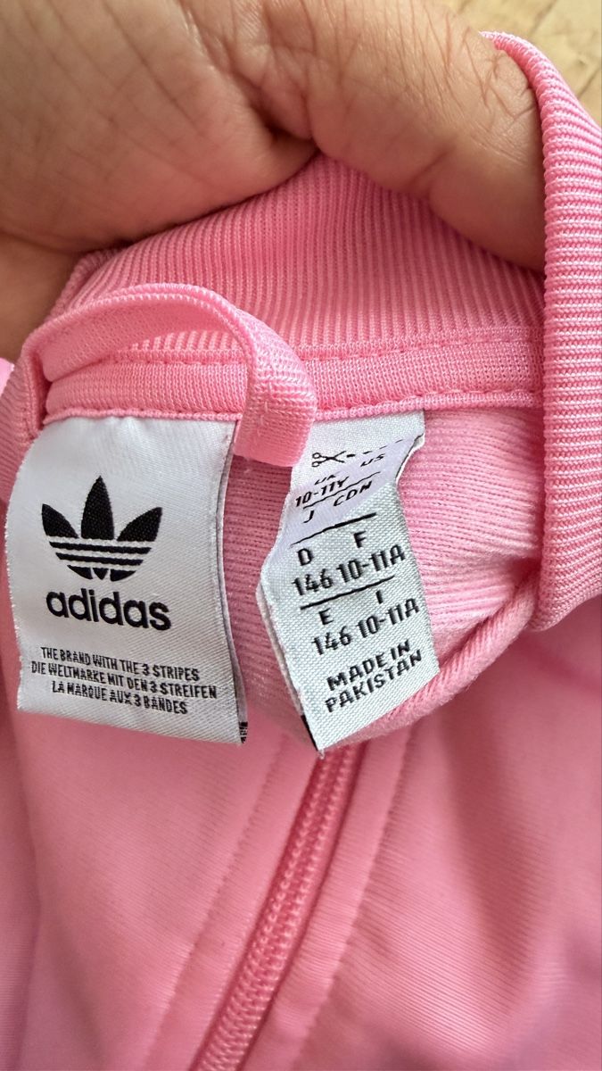Adidas Lotti & Set di vestiti: Adidas rose taille 146/152 – Nuovo (secondo la descrizione) da Meyrin venduto da Pretty2000 1