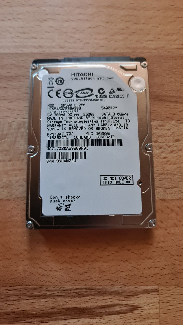 Hitachi Dischi rigidi: HDD Festplatte Hitachi 2.5" 250Gb – Usato da Neunkirch venduto da MaElekt