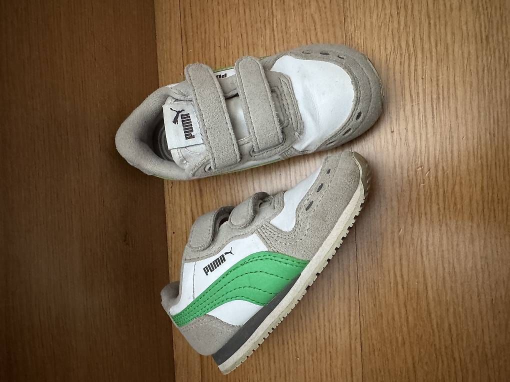 Schuhe für Jungen: Adidas Grösse 23 – Gebraucht aus Rorschacherberg von Venuise