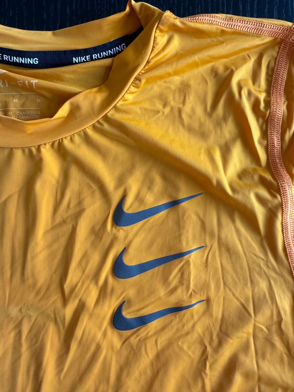 Nike T-shirt: Nike Running Crop Top orange Grösse M – Usato da Zürich venduto da rahelitas 2