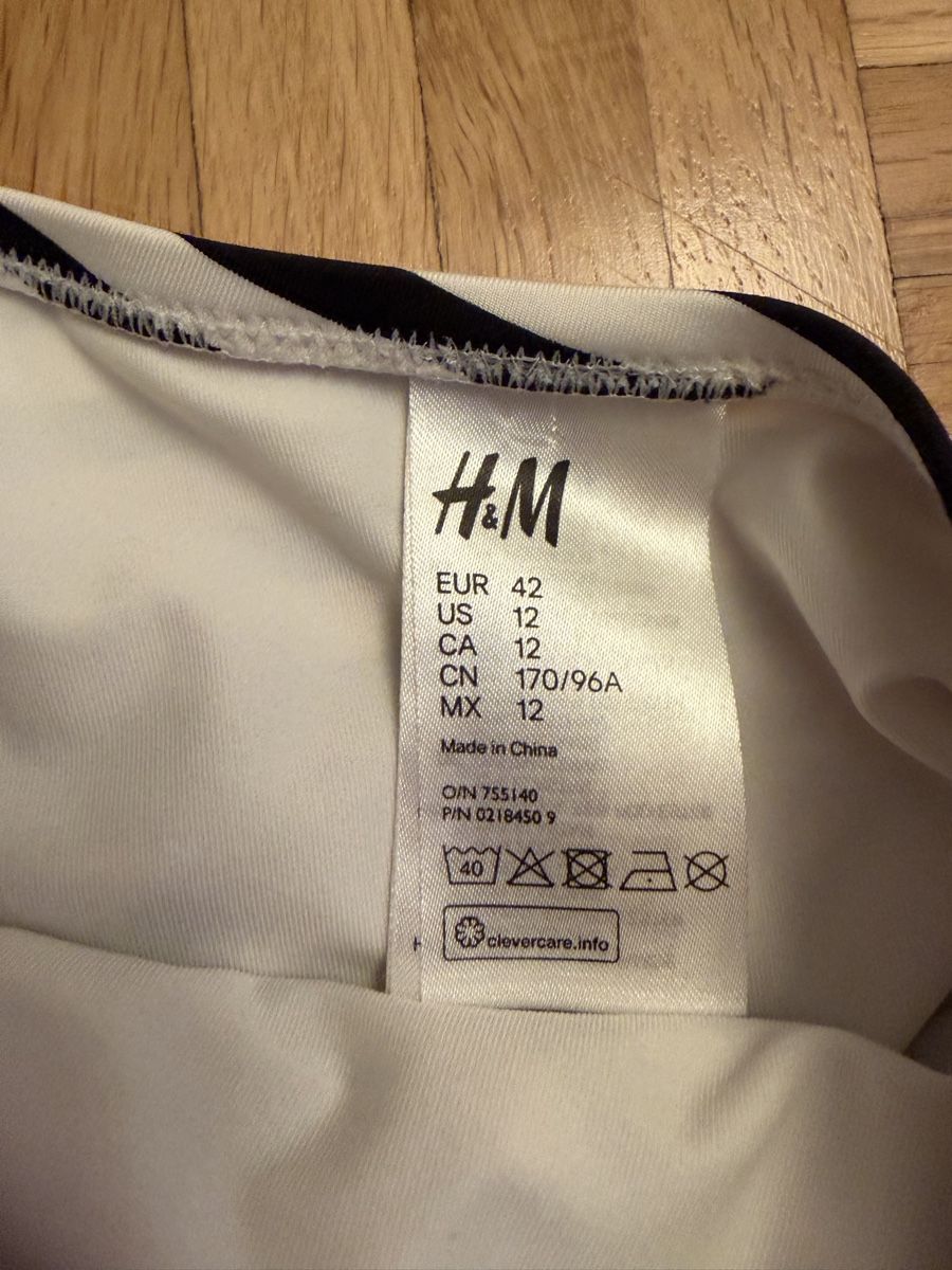 H&M Costumi da bagno & Bikini: One Shoulder Badeanzug H&M Gr. 42 – Usato da Muttenz venduto da stoeberi01 1
