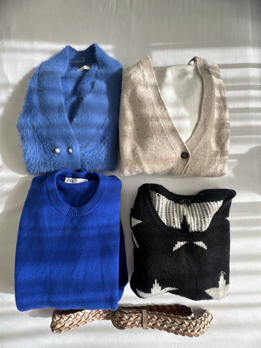 Lots de vêtements: Damen Pullover und Strickjacken Set 4 Teile Grösse M – Neuf (Voir description) à Winterthur par Lili0708