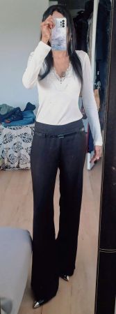 Gr. S. (34/36). Pantalon noir mid-waist évasé d'occasion