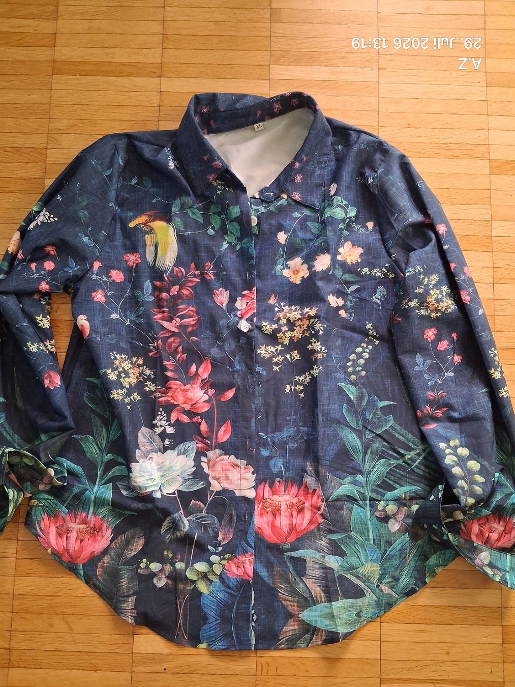 Camicette: Damenbluse mit Blumenmuster dunkelblau Grösse L. Neu  – Nuovo (secondo la descrizione) da Basel venduto da Anizu8