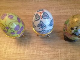 Lot de 3 oeufs de décoration.