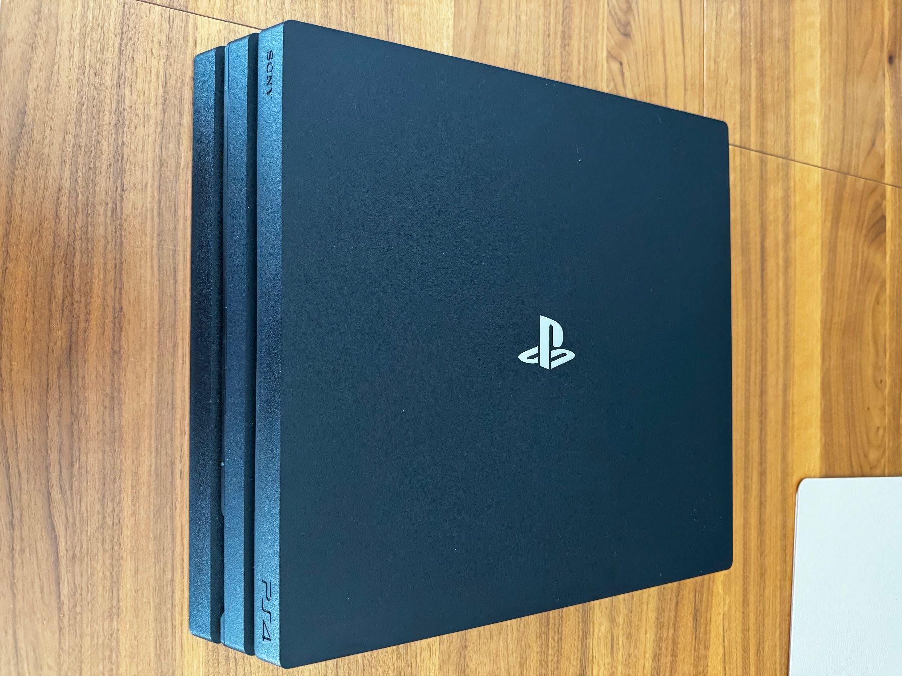 Sony Consoles: Playstation 4 Pro – D'occasion à Wilen bei Wil par sini06
