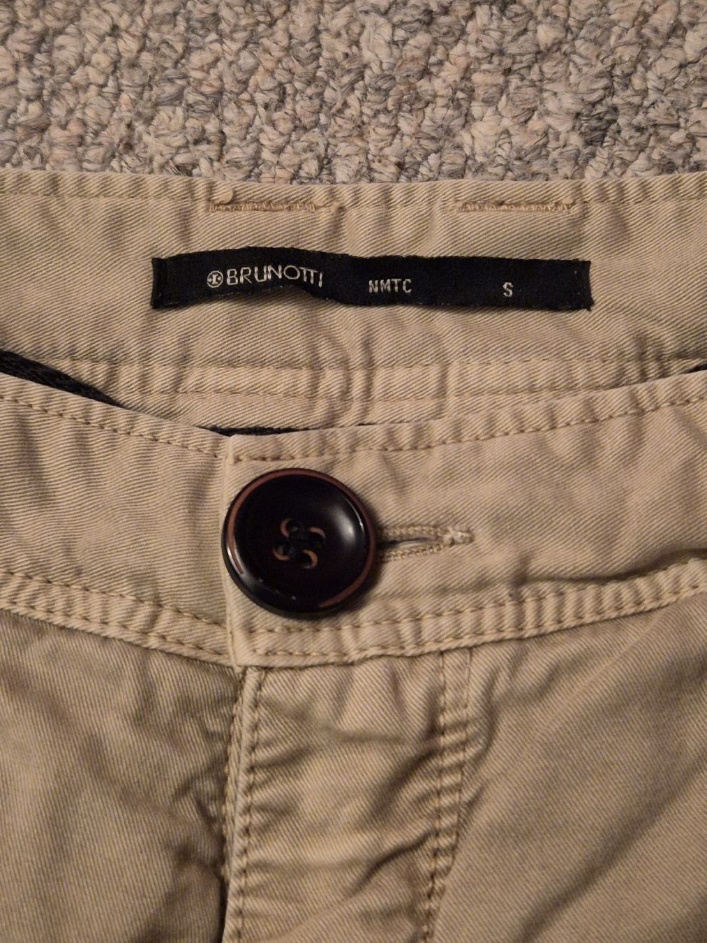 Brunotti Pantaloni: Brunotti Baumwollshorts Grösse S – Usato da St. Gallen venduto da Shelu712 1