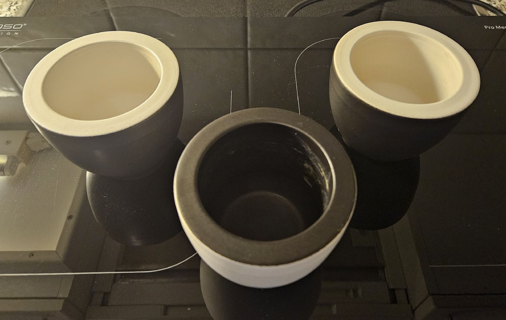 Blumentöpfe: 3er Set kleine Blumentöpfe schwarz/weiss – Gebraucht aus Cham von Fischli84 1