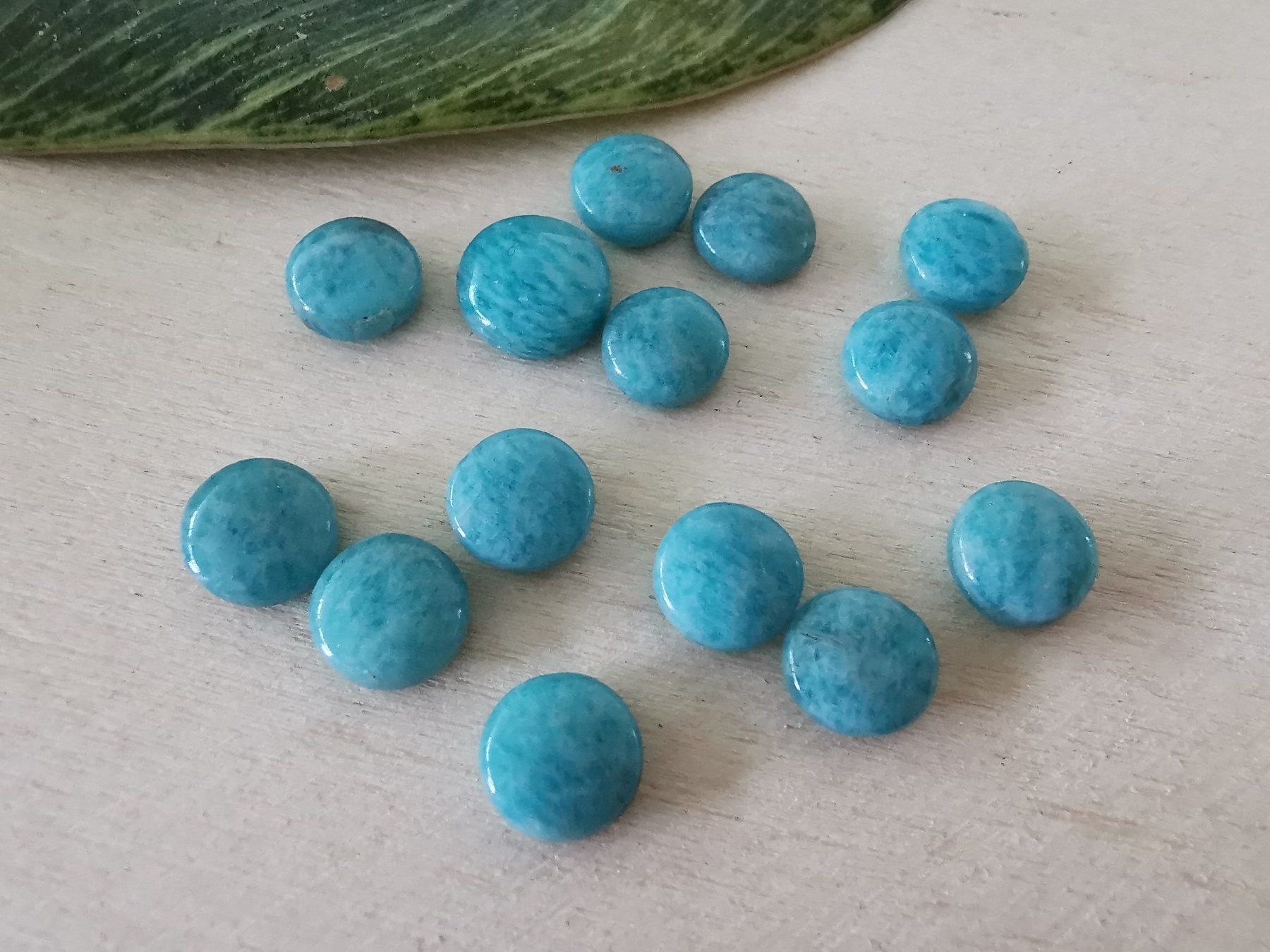 Edelsteine: 14 Stk. runde Amazonit Drops (Cab.) / Lager-Sondererkauf – Neu und originalverpackt aus Dierikon von Buntspecht-10 4