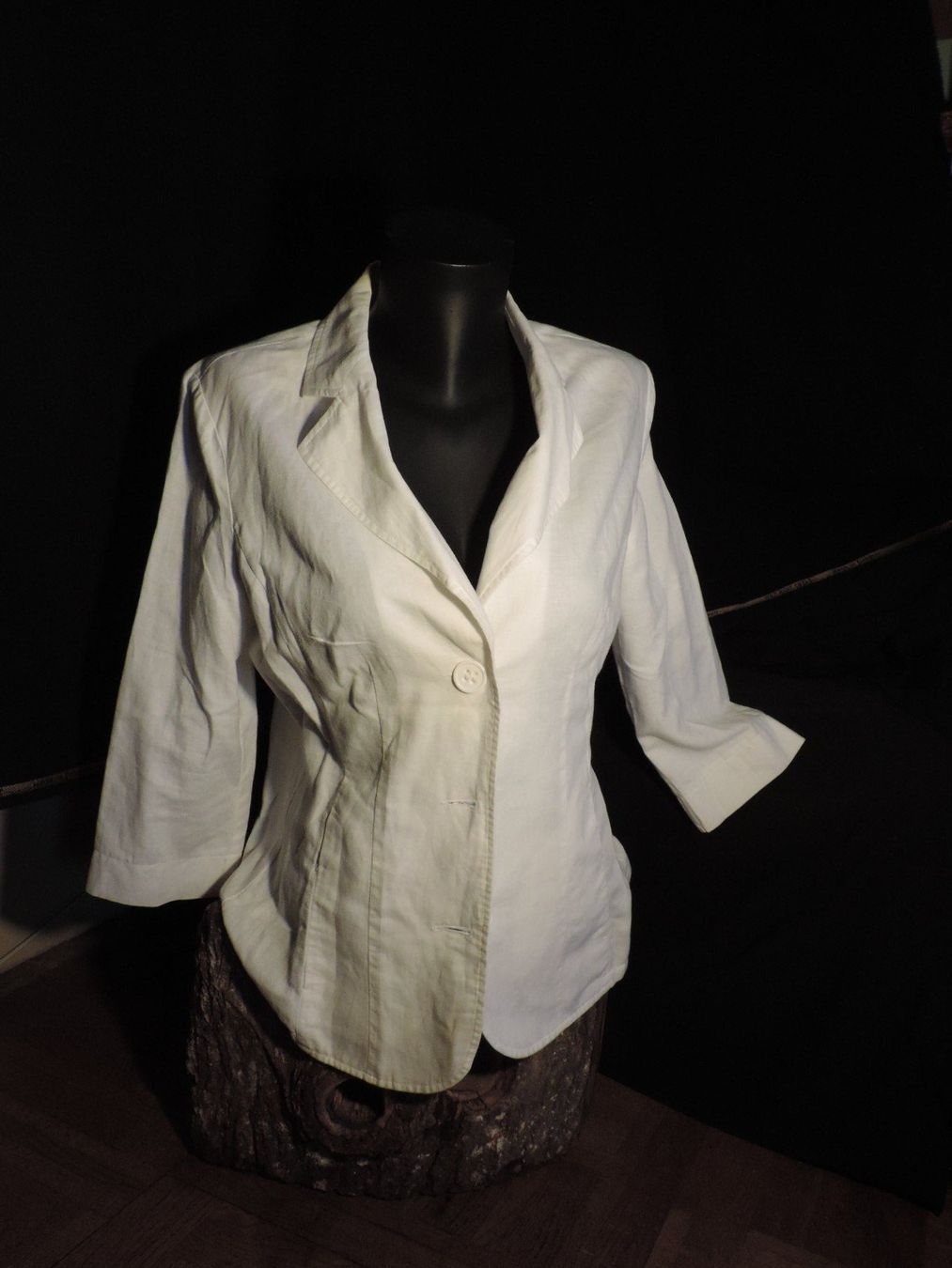 Lotti di vestiti: ensemble haut avec veste blanche – Usato da Genève venduto da Axelle333 1