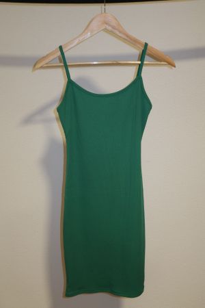Grünes Kleid – Figurbetont – Gr. S – Sehr guter Zustand