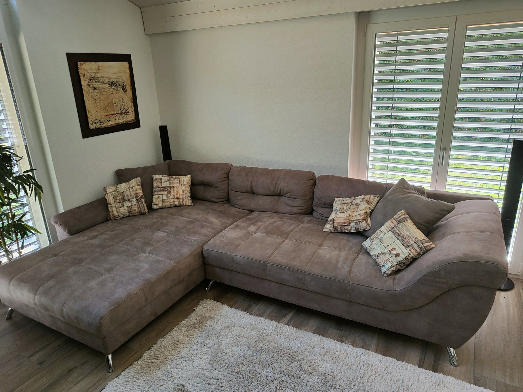 Conforama Sofas: Canapé d'angle en L, daim, bon état – Gebraucht aus Develier von starcustomer