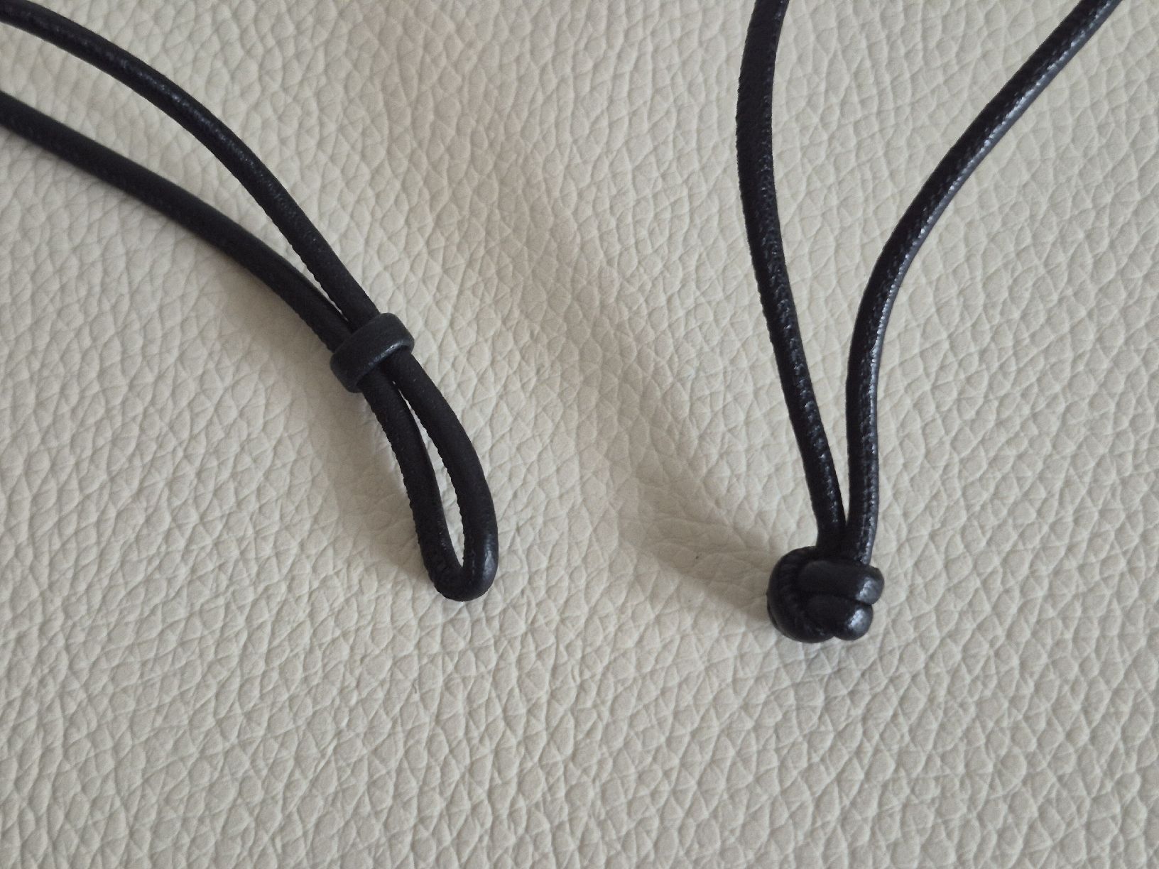 Bucherer Armbänder & -reifen: BUCHERER Lederband  - schwarz – Gebraucht aus Bern von Rou_rsz5 2