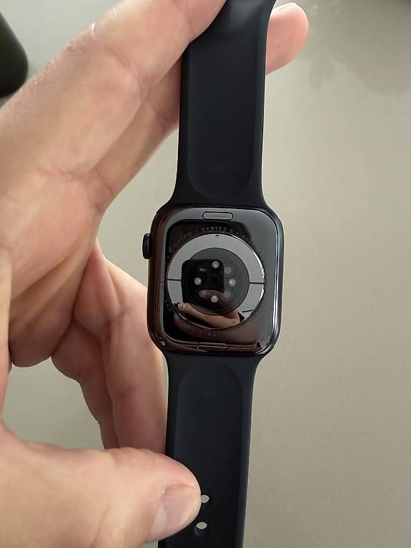 Smartwatch: Apple Watch Series 8 – D'occasion à Affoltern am Albis par MarkoCCN 3