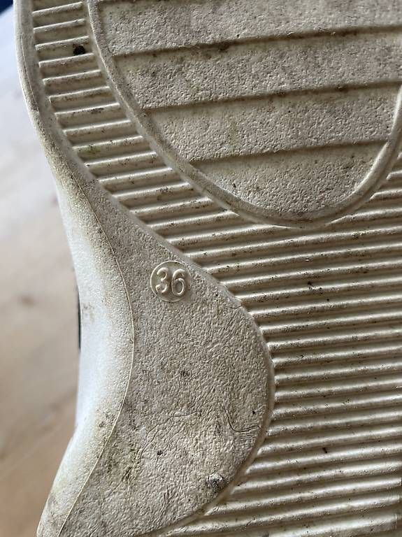 Chaussures femmes: Sneaker gr. 36 – D'occasion à Zürich par helenespoerri 3