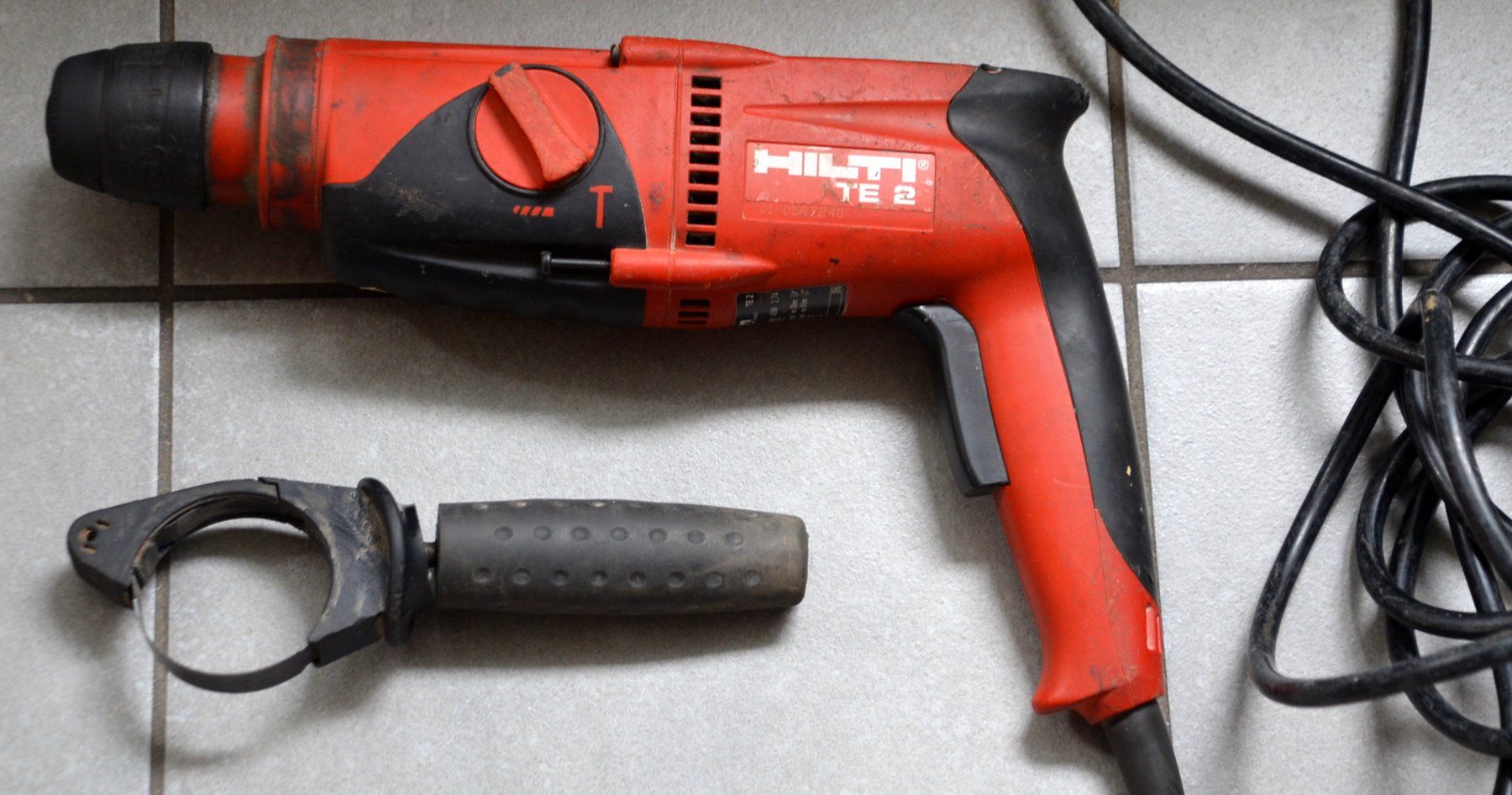 Hilti Bohrmaschinen: Hilti Bohrmaschine TE 2 Perceuse – Defekt aus Collonges von arashee 1