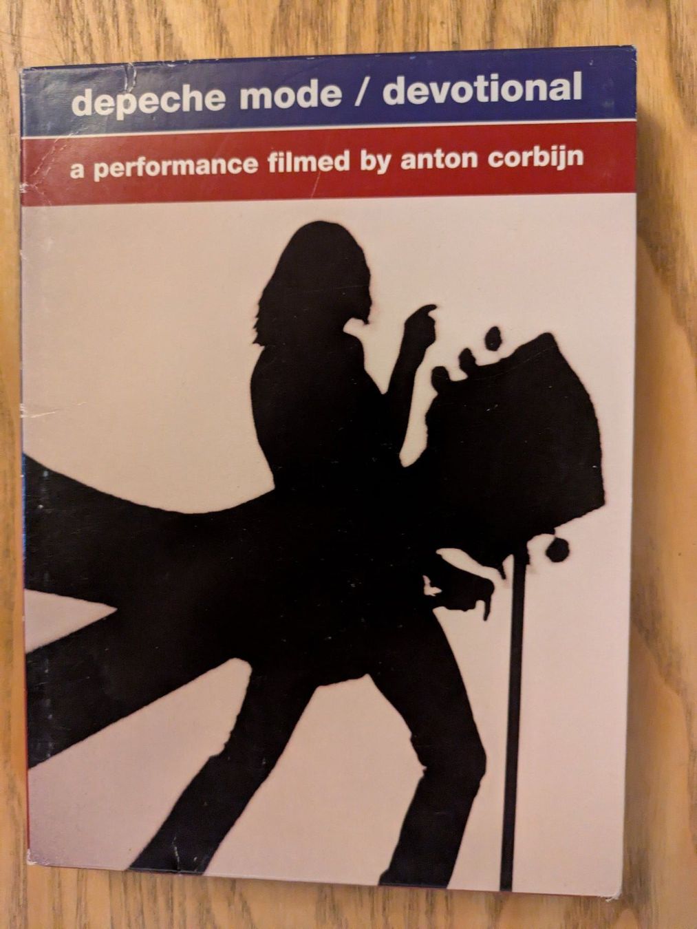 Tutti i DVDs: Depeche Mode - Devotional-DVD (Anton Corbijn) – Usato da Männedorf venduto da Pacer19