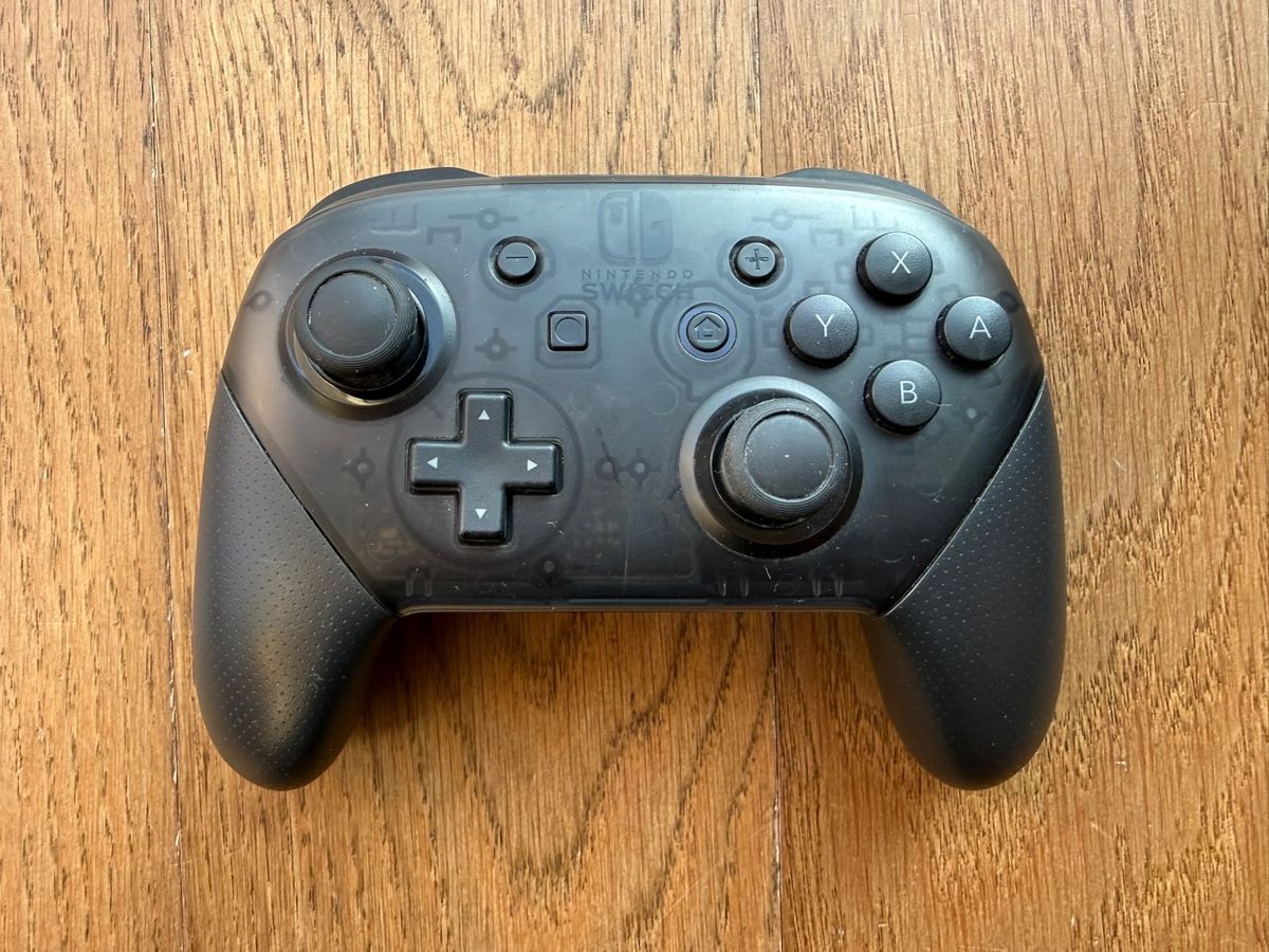 Nintendo Controller: Pro Controller / schwarz / ohne Ladekabel / Nintendo Switch – Gebraucht aus Läufelfingen von Seraphim13