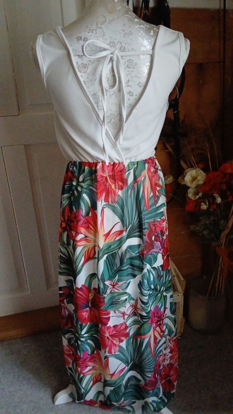 Vestiti: Robe longue fleurie – Usato da Rüthi (Rheintal) venduto da zit_y7br 2