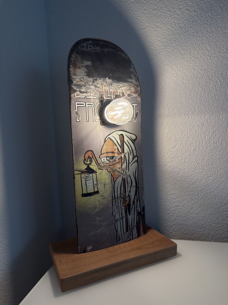 Lampade: Unikat Dekoobjekt aus Skateboard-Deck mit Lampe  – Nuovo (secondo la descrizione) da Arbon venduto da KrokiLoki