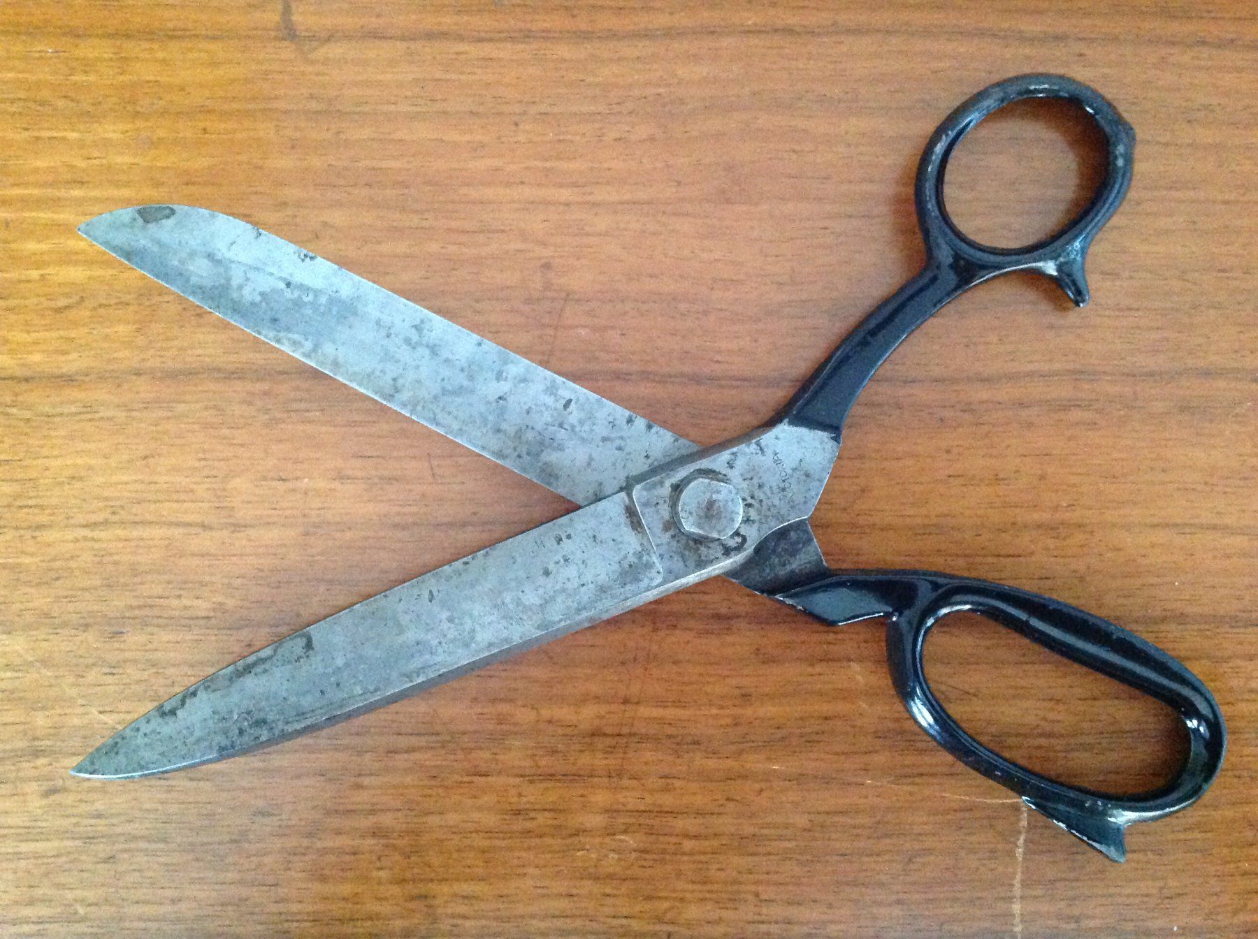 Victorinox Tutti gli attrezzi: VICTORIA  - ciseau de couture / tailleur - Schneiderschere – Usato da Vuiteboeuf venduto da broticaire 2