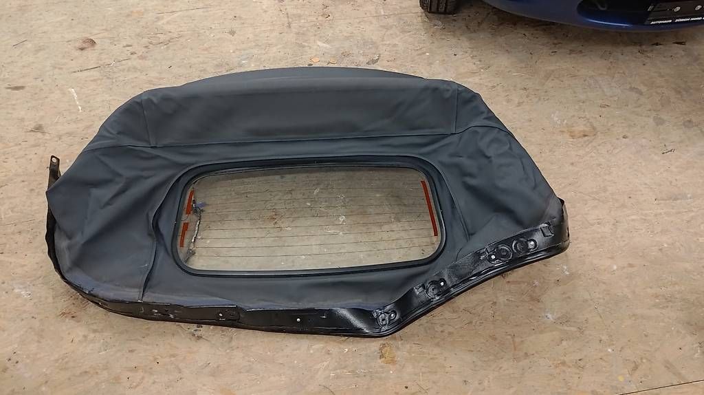 Tutti pezzi di ricambio auto: Mazda MX-5 NB Softtop komplett mit Gestänge Original – Usato da Gunzwil venduto da XSF-Brothers
