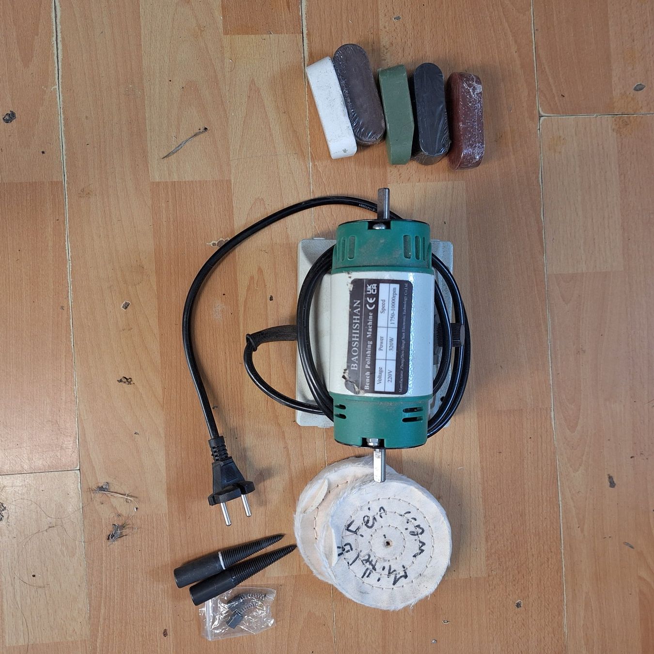 Tutte le macchine: Kleine Poliermaschine – Usato da Wald ZH venduto da backlock