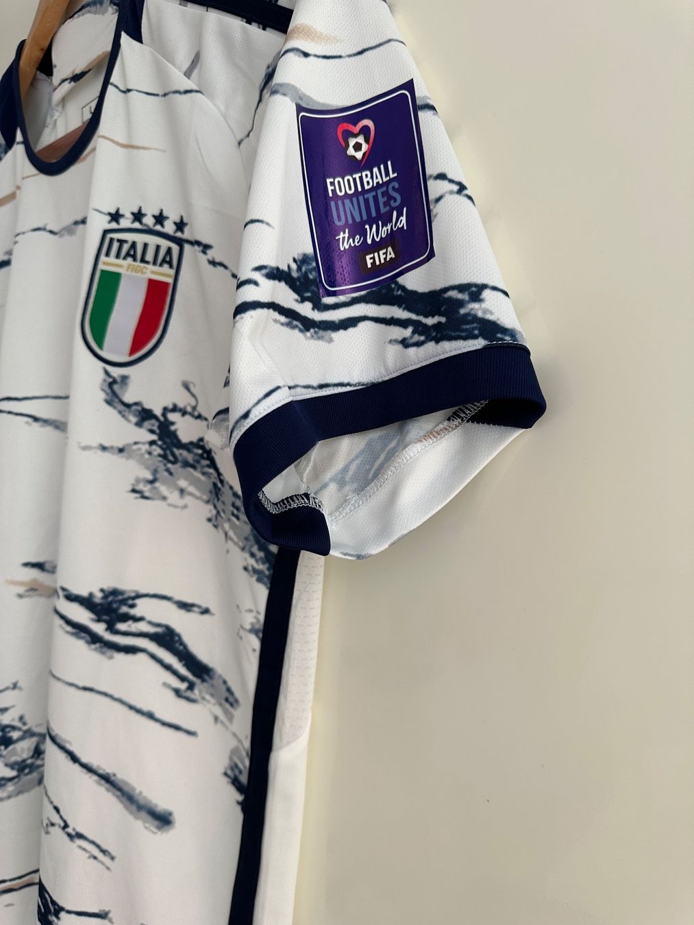 Adidas Canottiere & Pantaloni: ITALIYA trikot G L – Nuovo (secondo la descrizione) da Maienfeld venduto da tobeyl2020 2