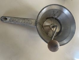 MOULIN A LEGUMES N°1 /BOULE EN BOIS