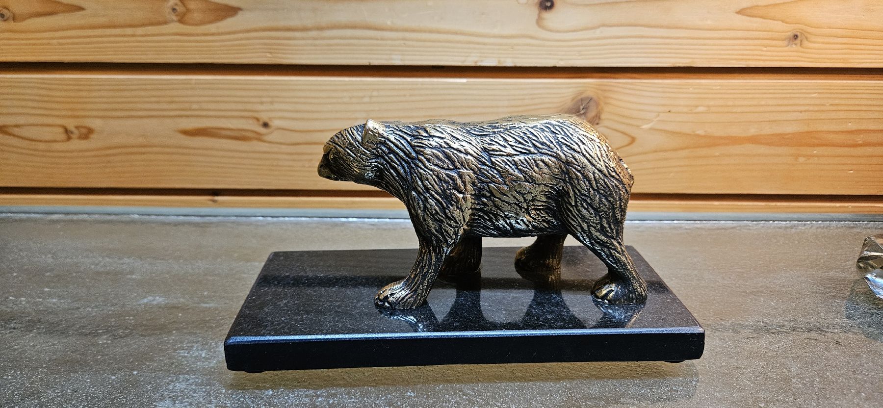 Figuren: Messing Bär auf Granitsockel, 🐻 – Gebraucht aus Bözberg von L-G 1