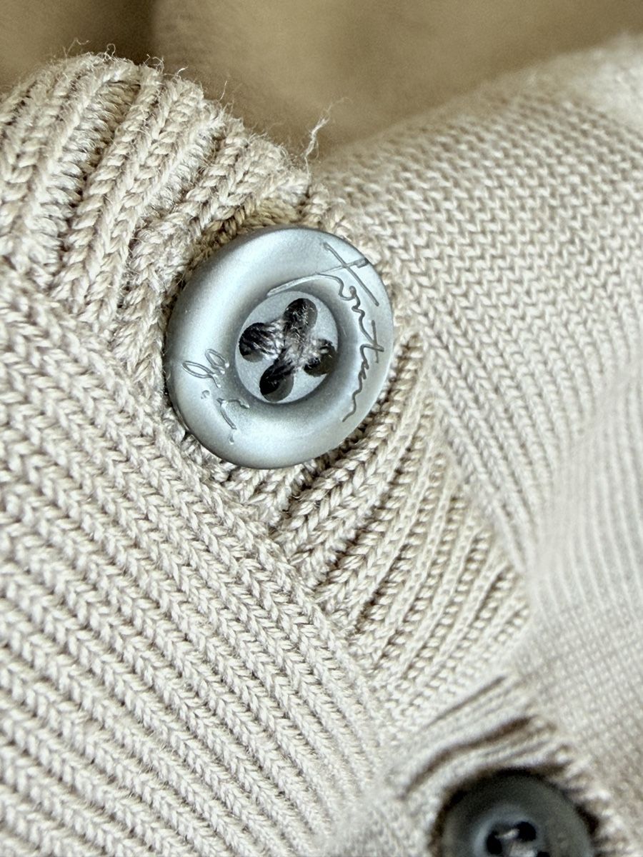 Vestes: Silk Cardigan  – D'occasion à Kilchberg ZH par san_hs8y 2