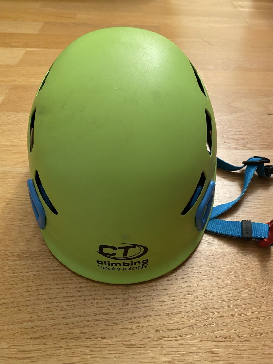 Casques: Kletterhelm 48-56cm – D'occasion à Küsnacht ZH par ardnas15