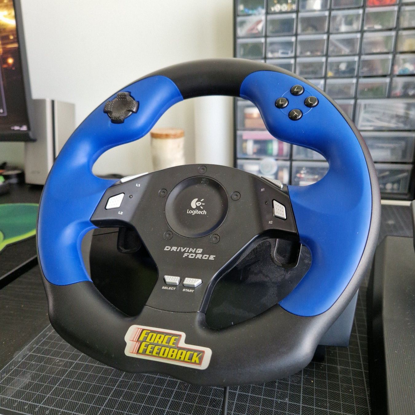 Logitech Manettes: Logitech Driving Force - Force Feedback PS2 OVP – D'occasion à Martigny par VisualPixel 3
