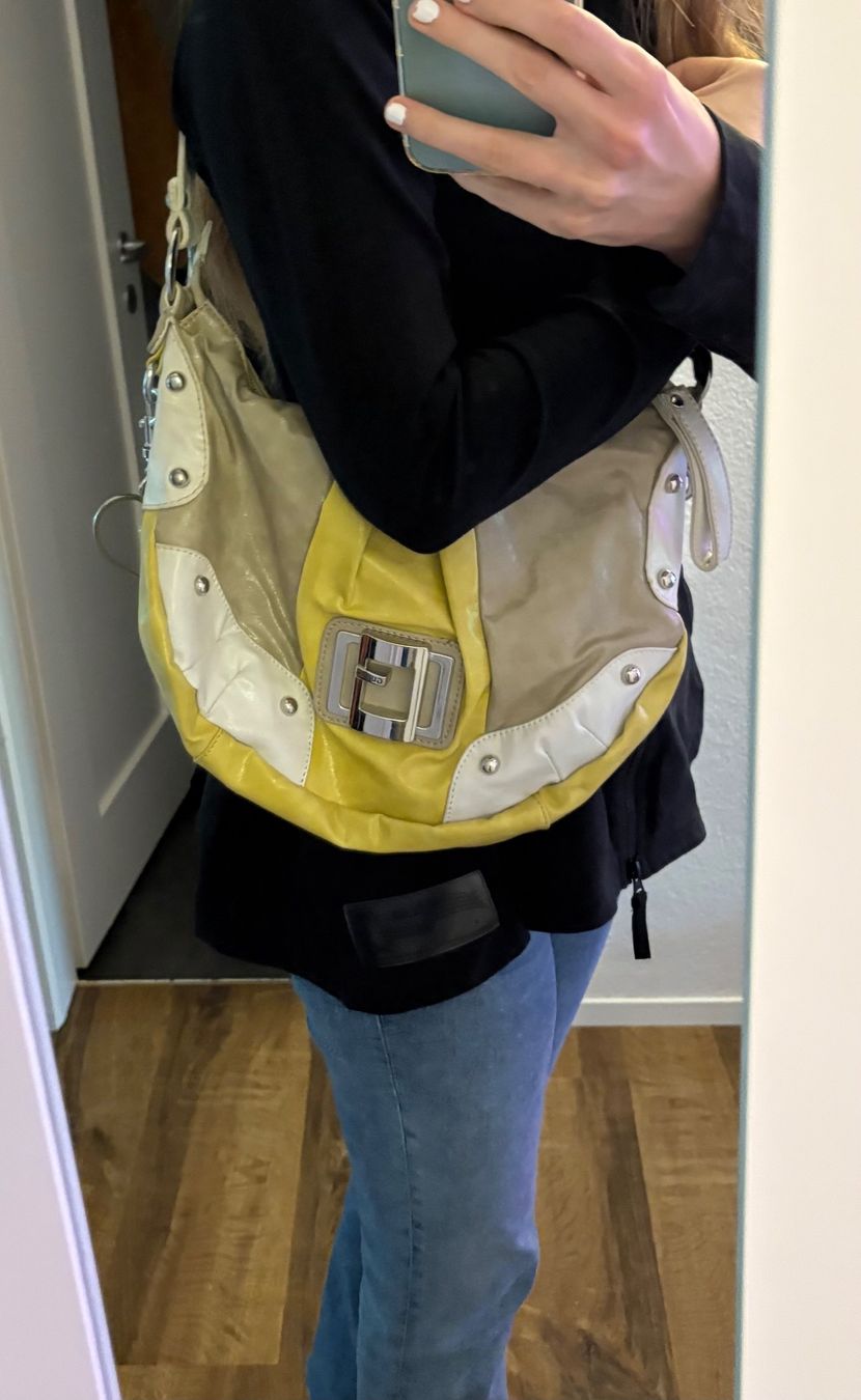 Guess Borse da donna: Guess Vintage Tasche Y2K – Usato da Bern venduto da LoveVintageY2K 6
