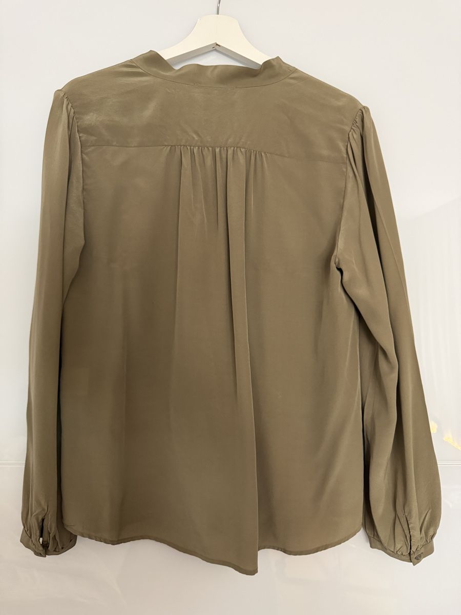 Navyboot Blusen: Navyboot Seidenbluse in der Gr. 42 in Khaki – Gebraucht aus Grenchen von servet.t 1