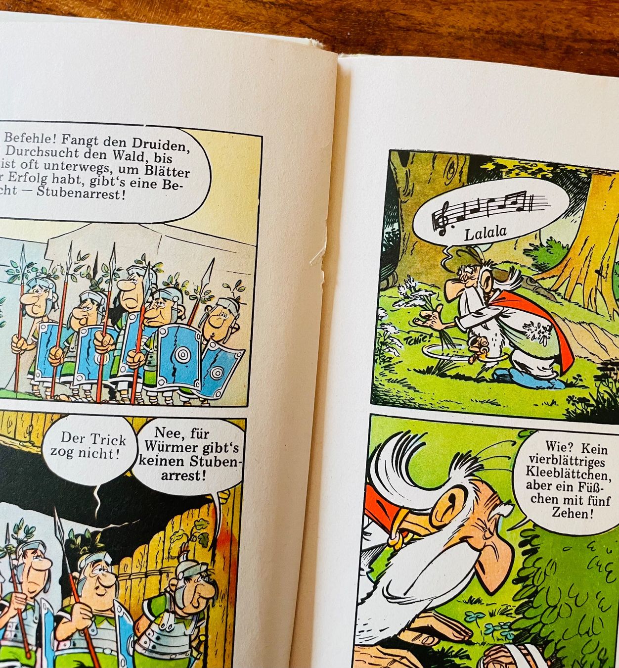 Comics: Asterix-Band IV - Der Kampf der Häuptlinge - 1971 – Gebraucht aus Lyss von Katai 6