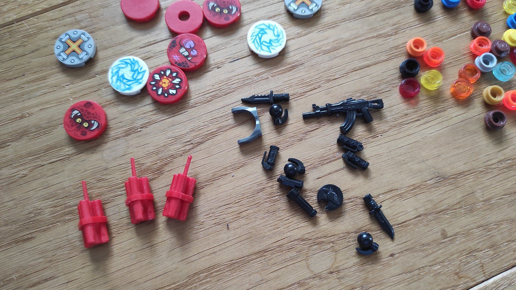 Lego Kit di costruzioni: Lego-Waffen-Set mit viel Munition – Usato da Baar venduto da Cooltango 1