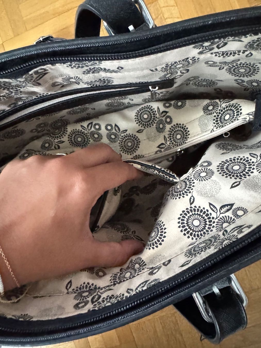 Borse da donna: Sac à main noir grand – Nuovo (secondo la descrizione) da Montreux venduto da Iza_81199 7