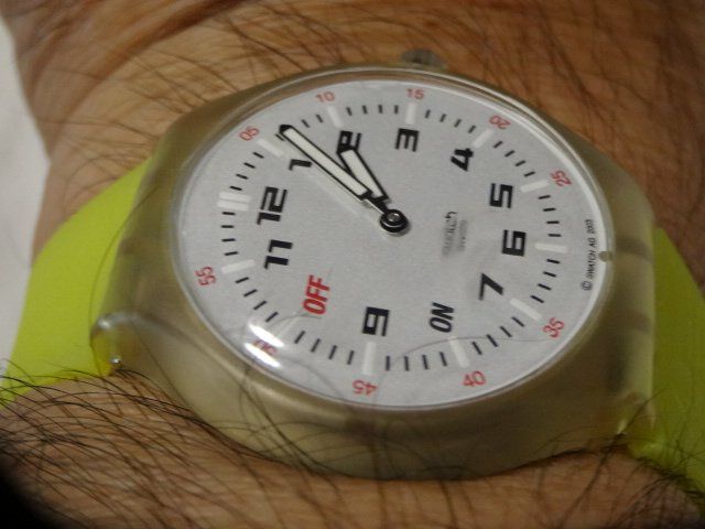 Swatch Montres: S.WATCH  HEREN GRÖÖSE UHR.QUARTZ.SWISS MADE.LÄÜFT--35x45 – D'occasion à zürich par ahmad01