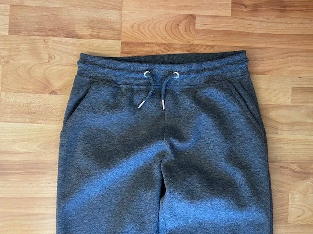 Pantaloni: Trainerhose grau, Grösse S – Usato da Niederweningen venduto da sho_mb8y 1