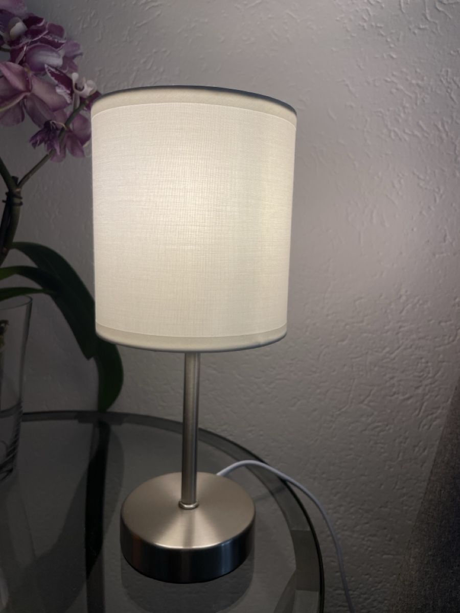 Lampade: Schöne Nachttischlampe, neuwertig – Nuovo (secondo la descrizione) da Rüfenacht BE venduto da Edinas_shop 1