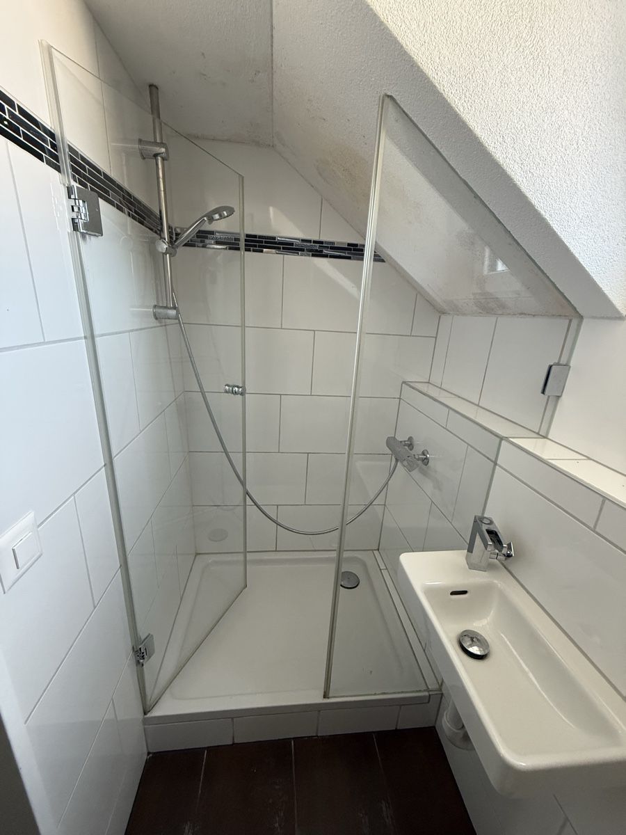 Docce: Dusche mit WC – Usato da niederhasli venduto da Ramonh
