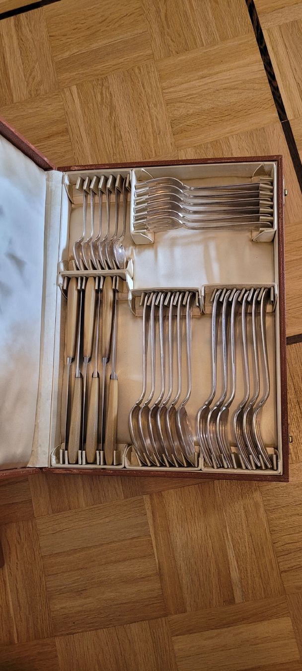 Set di posate: coffrets argenterie – Usato da Lausanne venduto da mar_82hp 1