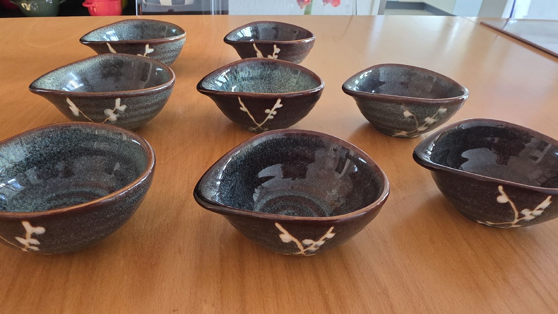 Set di piatti: Wunderschönes handbemaltes Sakura Steingut Set 8 teilig ! – Nuovo (secondo la descrizione) da Binningen venduto da Hofka64 8