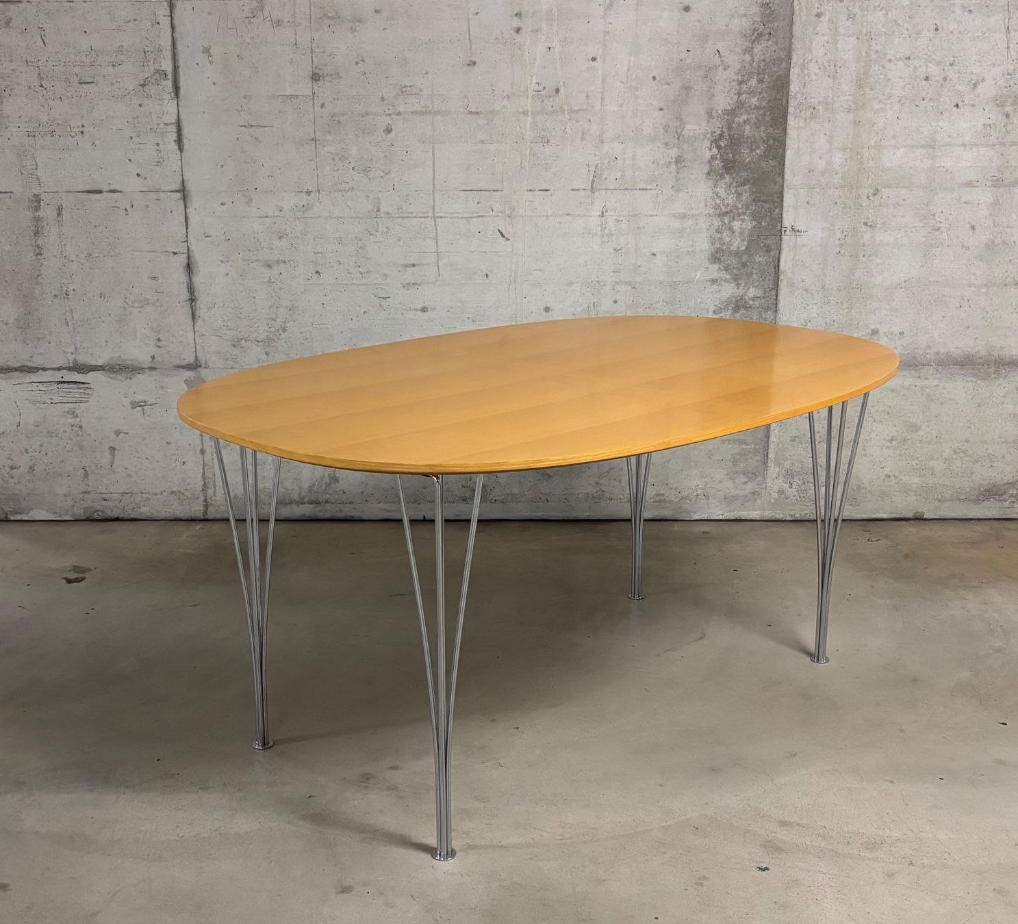 Fritz Hansen Tavoli: tisch superellipse . p hein I b mathsson . fritz hansen – Usato da Basel venduto da Rmo4000 3