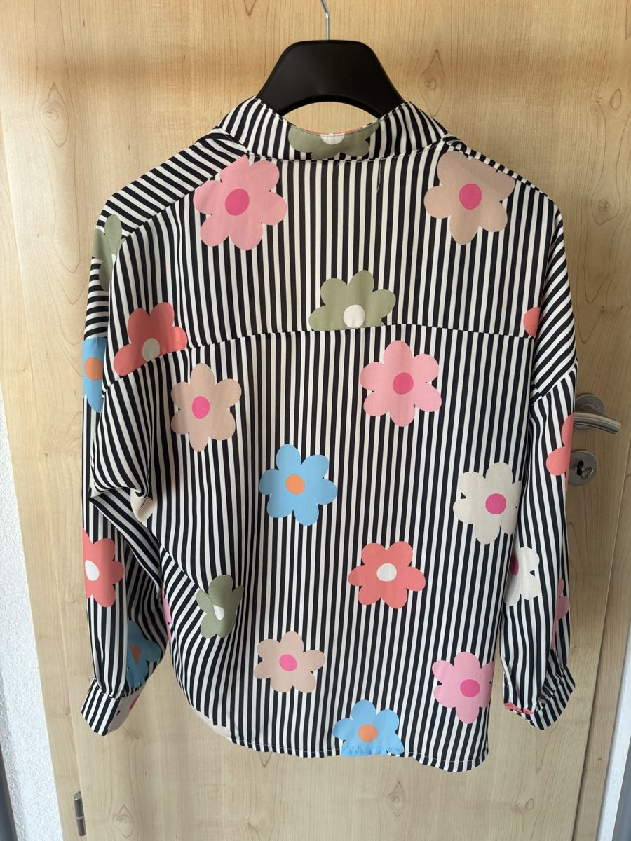 Camicette: S_Striped Flower_like new – Nuovo (secondo la descrizione) da St-George venduto da elena27 2