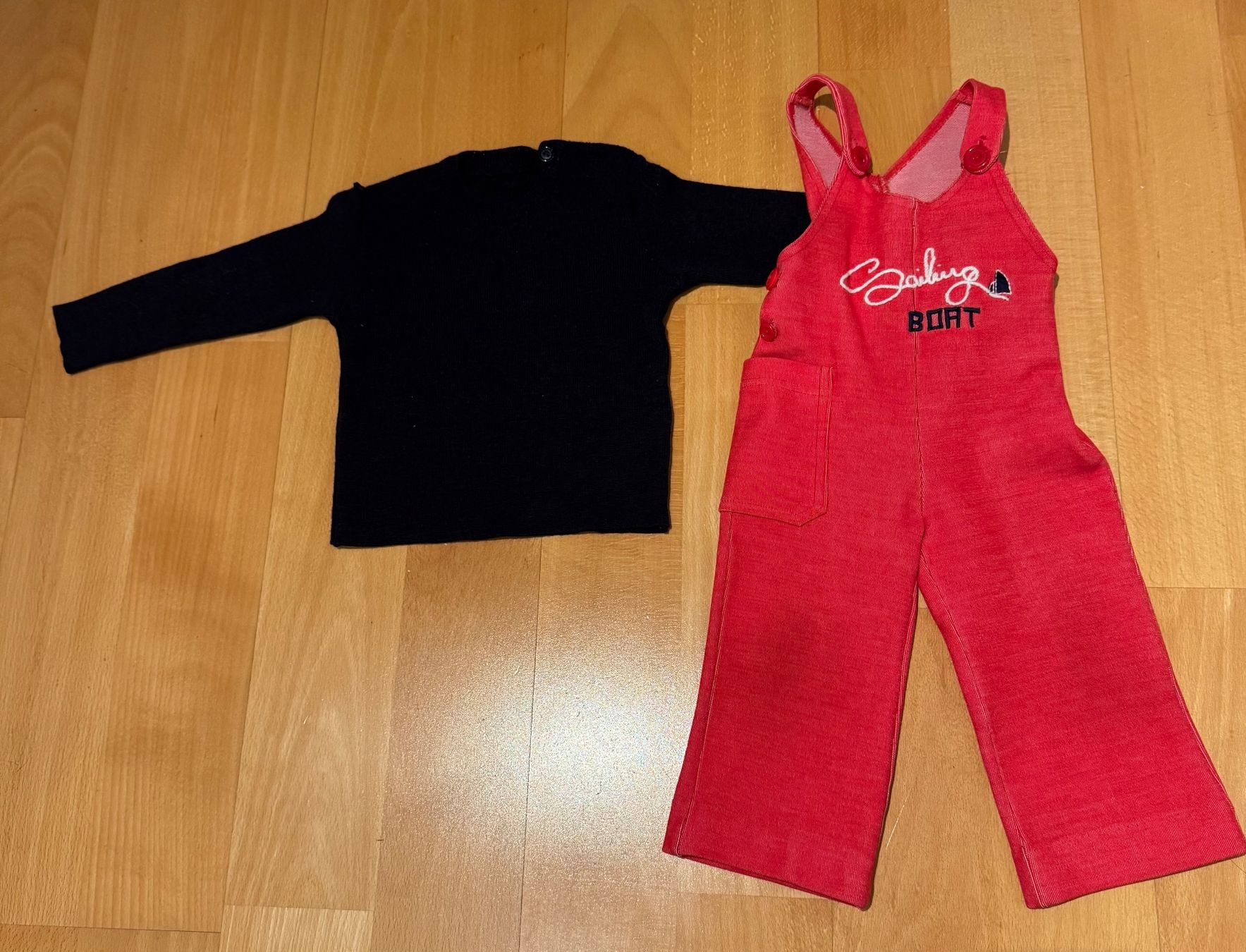 Pantaloni: Rote Baby Latzhose mit Pullover, Grösse 68, Top Zustand! – Usato da Horgen venduto da Hotrova448 4