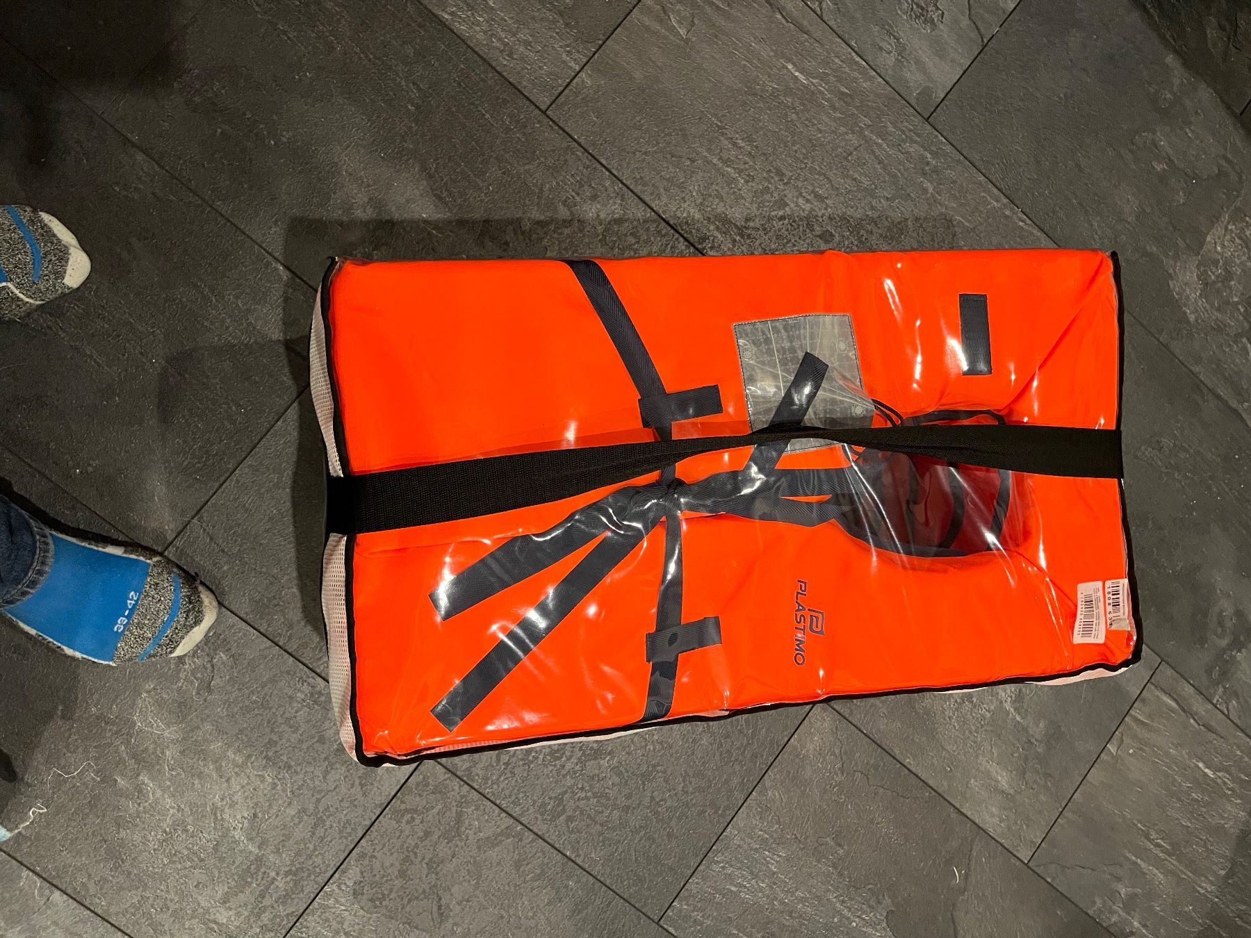 Schwimmwesten: Schwimmwesten Set 4 Stück – Neu und originalverpackt aus Schänis von escherstrasse22
