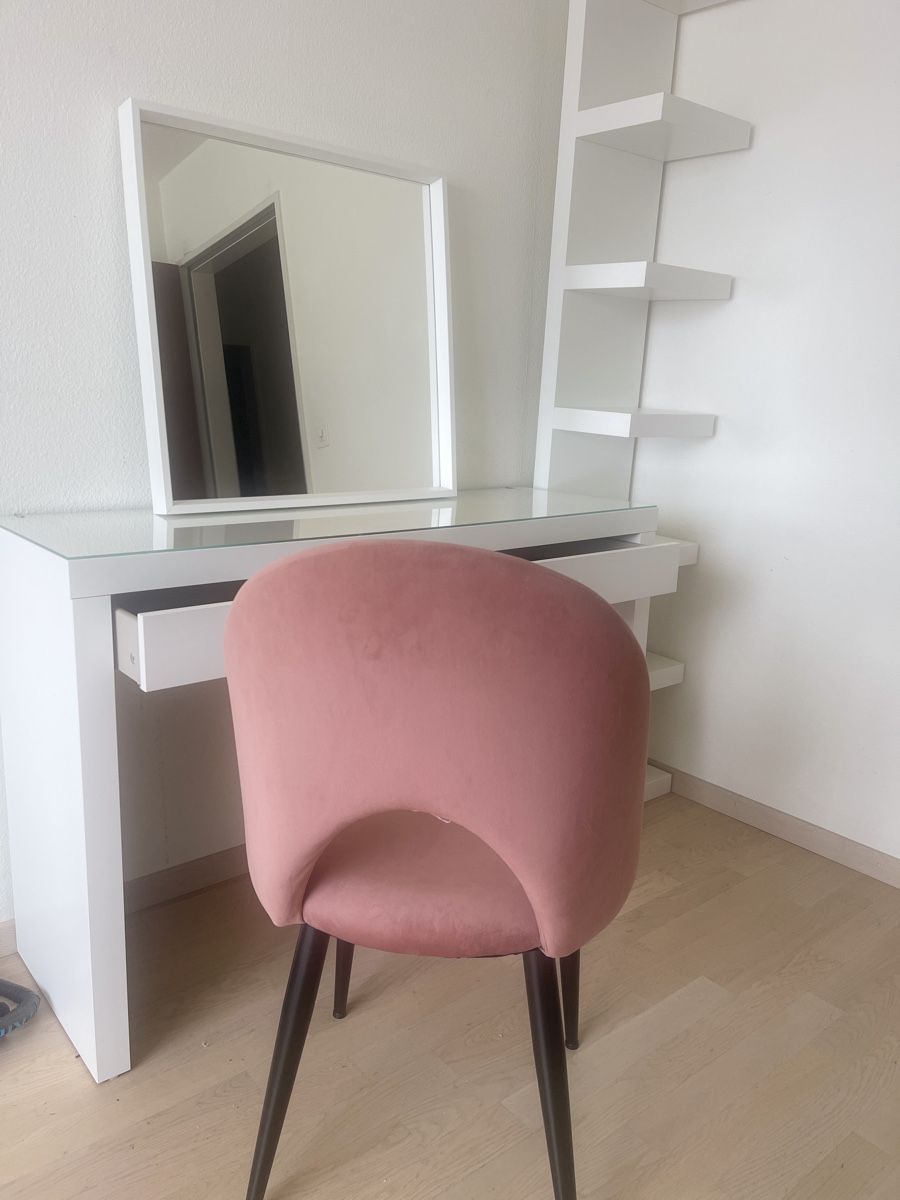 Ikea Tavoli da trucco: Make up Tisch mit Spiegel, Regal und Stuhl  – Usato da Bergdietikon venduto da Laux 1