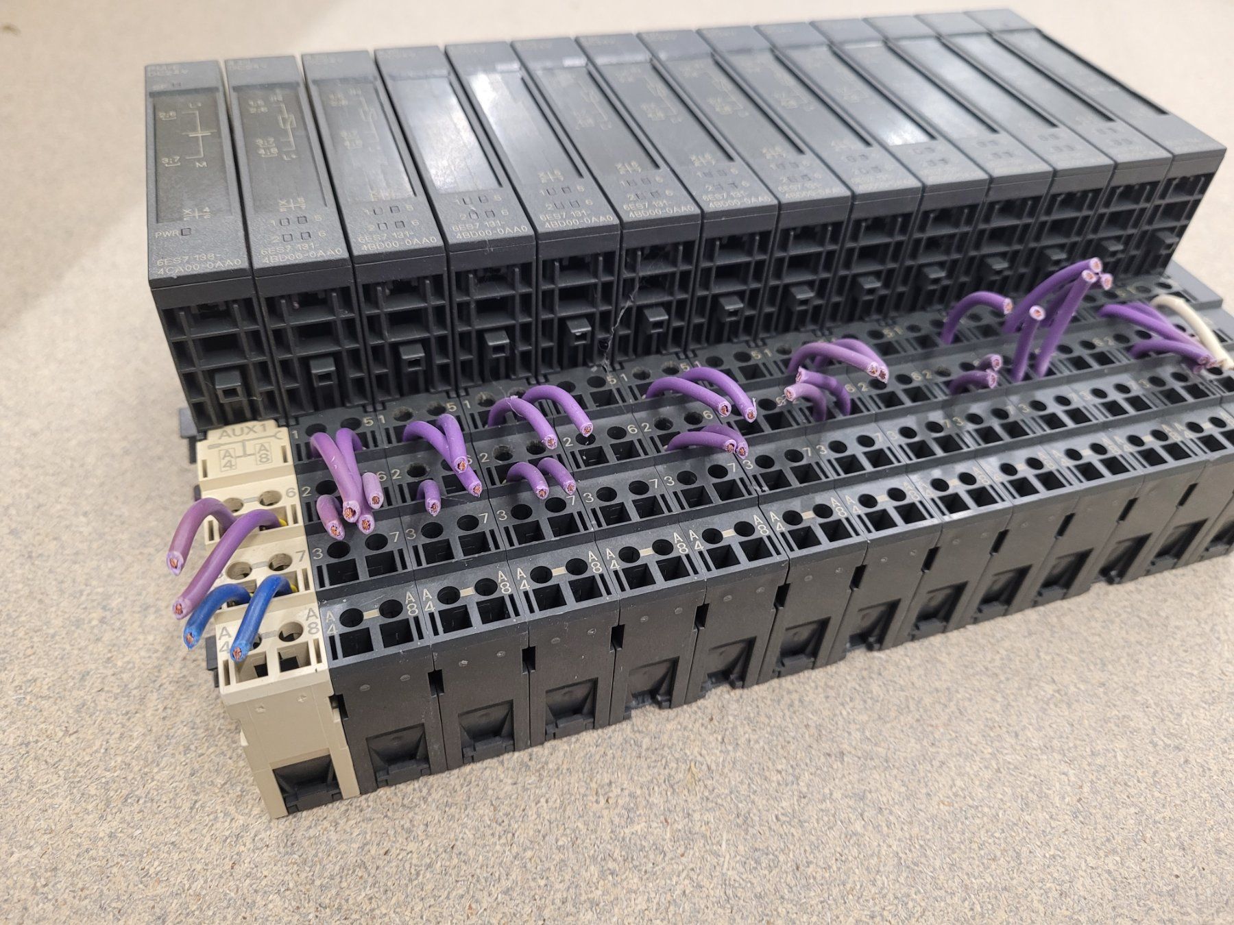 Siemens Componenti elettronici: Siemens SPS Modul inkl. Stecksockel – Usato da Vitznau venduto da Night-Fire 5